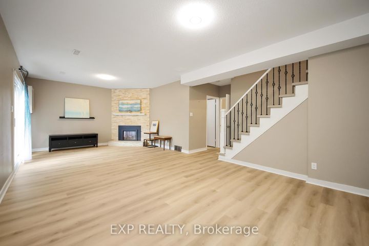 Photo 2 at 18 Winlock Crescent, Nepean (Craig Henry/Woodvale), Ottawa