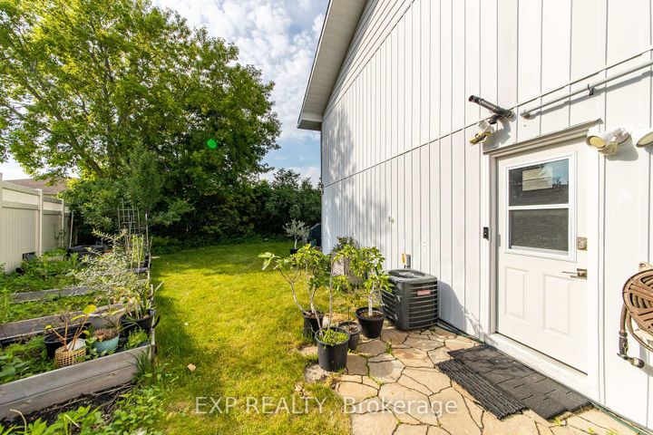 Photo 21 at 18 Winlock Crescent, Nepean (Craig Henry/Woodvale), Ottawa