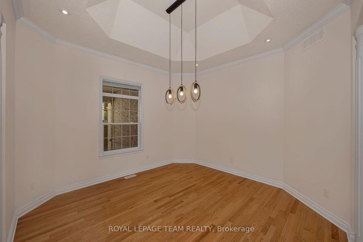 Photo 7 at 32 Silverthorn Court, Nepean (Stonebridge), Ottawa