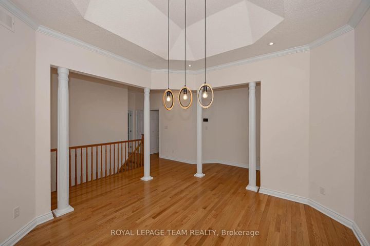 Photo 8 at 32 Silverthorn Court, Nepean (Stonebridge), Ottawa