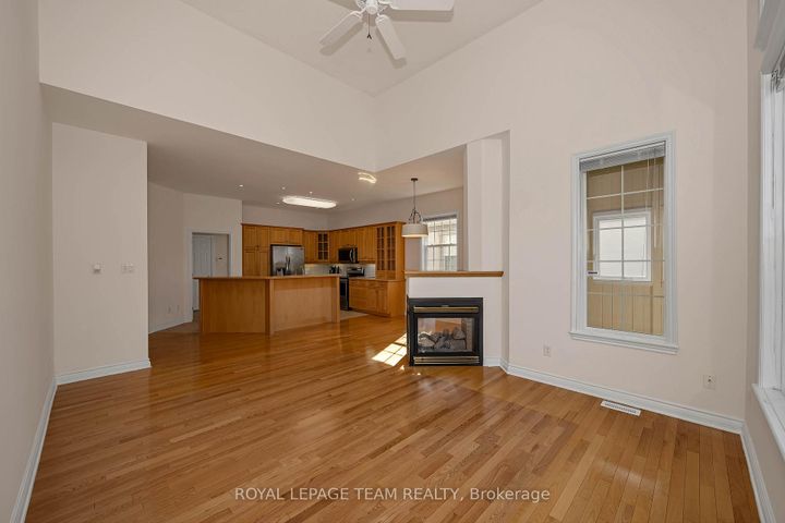 Photo 15 at 32 Silverthorn Court, Nepean (Stonebridge), Ottawa
