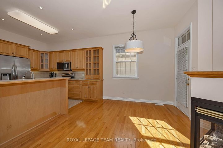 Photo 17 at 32 Silverthorn Court, Nepean (Stonebridge), Ottawa