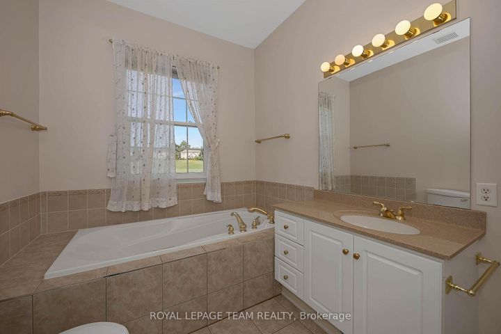 Photo 24 at 32 Silverthorn Court, Nepean (Stonebridge), Ottawa