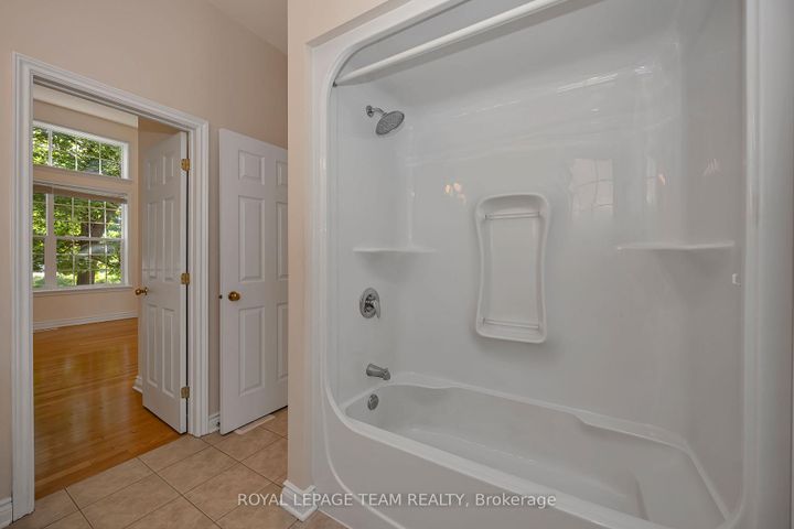 Photo 29 at 32 Silverthorn Court, Nepean (Stonebridge), Ottawa