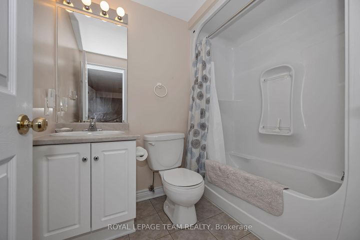 Photo 39 at 32 Silverthorn Court, Nepean (Stonebridge), Ottawa