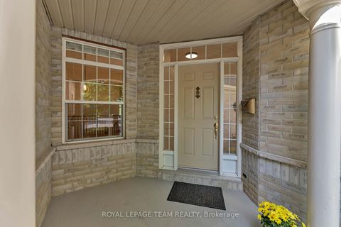 Photo 4 at 32 Silverthorn Court, Nepean (Stonebridge), Ottawa