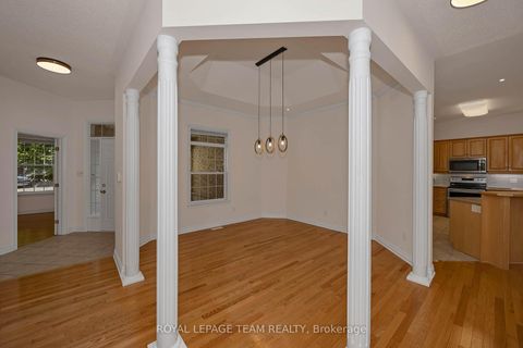 Photo 6 at 32 Silverthorn Court, Nepean (Stonebridge), Ottawa