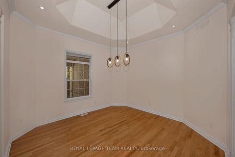 Photo 7 at 32 Silverthorn Court, Nepean (Stonebridge), Ottawa