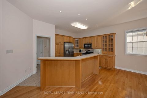 Photo 9 at 32 Silverthorn Court, Nepean (Stonebridge), Ottawa