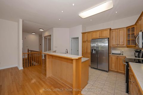 Photo 10 at 32 Silverthorn Court, Nepean (Stonebridge), Ottawa