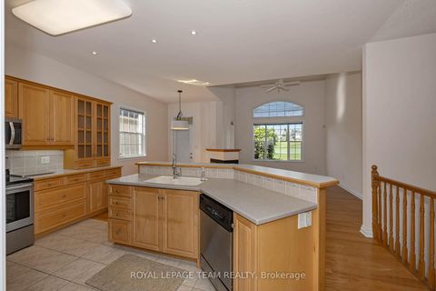 Photo 13 at 32 Silverthorn Court, Nepean (Stonebridge), Ottawa