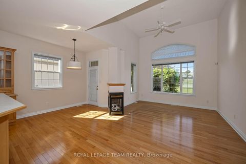 Photo 14 at 32 Silverthorn Court, Nepean (Stonebridge), Ottawa
