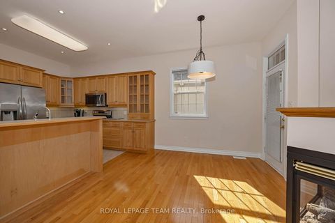 Photo 17 at 32 Silverthorn Court, Nepean (Stonebridge), Ottawa