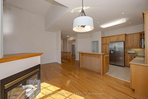 Photo 19 at 32 Silverthorn Court, Nepean (Stonebridge), Ottawa