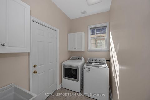 Photo 20 at 32 Silverthorn Court, Nepean (Stonebridge), Ottawa