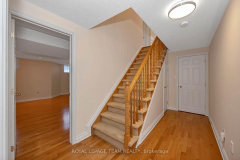 Photo 33 at 32 Silverthorn Court, Nepean (Stonebridge), Ottawa