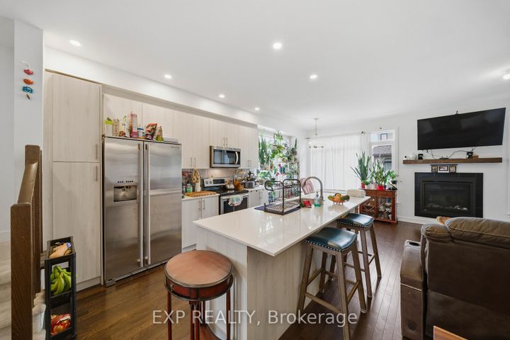 Photo 3 at 51 Robusta Lane, Nepean (Heritage Park), Ottawa