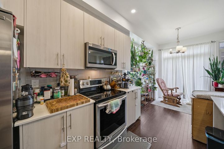 Photo 4 at 51 Robusta Lane, Nepean (Heritage Park), Ottawa