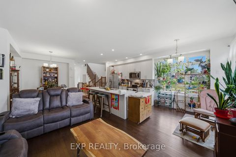 Photo 9 at 51 Robusta Lane, Nepean (Heritage Park), Ottawa