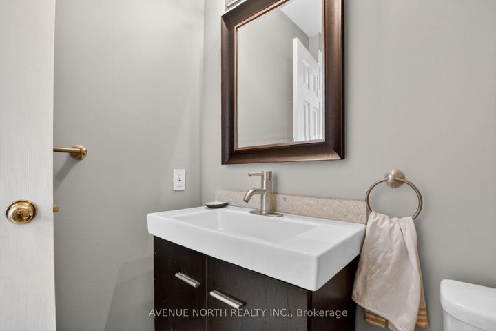 Photo 3 at 18 Castlemore Street, Nepean (Barrhaven East), Ottawa