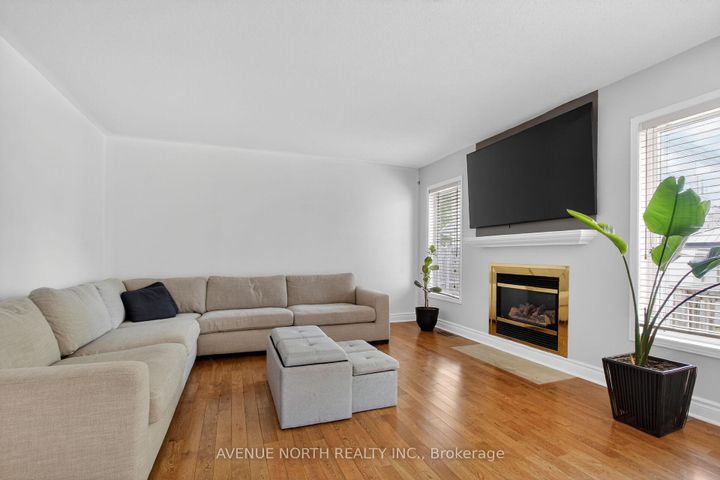 Photo 14 at 18 Castlemore Street, Nepean (Barrhaven East), Ottawa