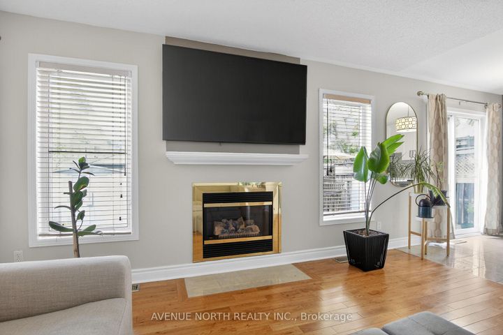 Photo 17 at 18 Castlemore Street, Nepean (Barrhaven East), Ottawa