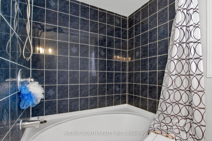Photo 43 at 18 Castlemore Street, Nepean (Barrhaven East), Ottawa