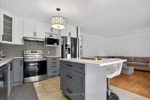Photo 12 at 18 Castlemore Street, Nepean (Barrhaven East), Ottawa