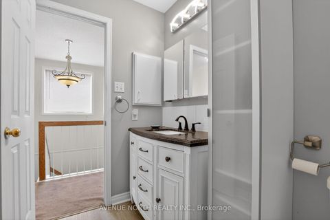 Photo 19 at 18 Castlemore Street, Nepean (Barrhaven East), Ottawa