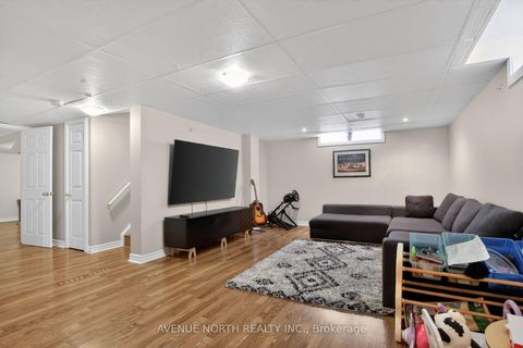 Photo 29 at 18 Castlemore Street, Nepean (Barrhaven East), Ottawa