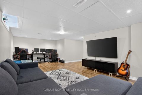 Photo 31 at 18 Castlemore Street, Nepean (Barrhaven East), Ottawa