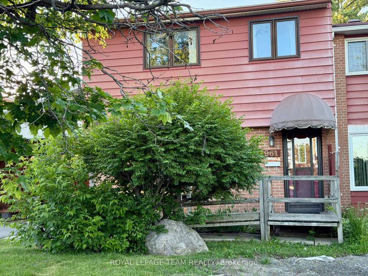 Photo 1 at 961 Greenbriar Avenue, Nepean (Carleton Heights), Ottawa
