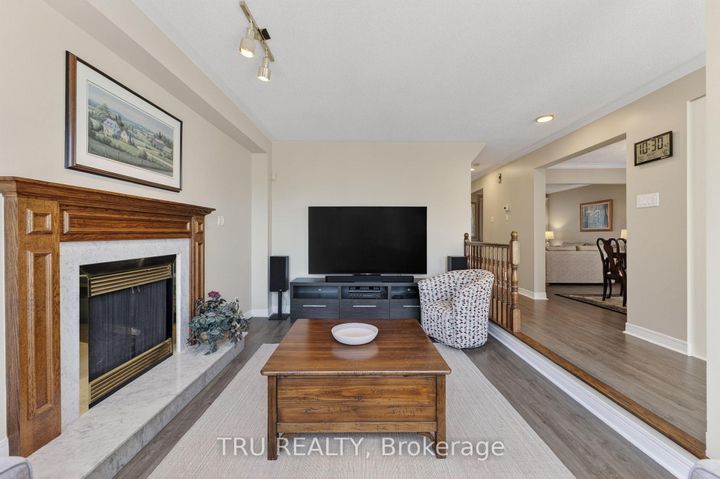 Photo 7 at 110 Grenadier Way, Nepean (Longfields), Ottawa