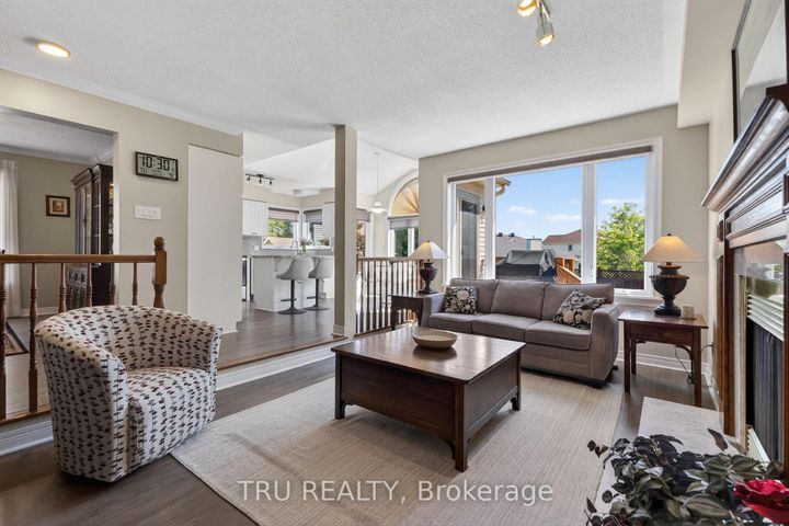 Photo 9 at 110 Grenadier Way, Nepean (Longfields), Ottawa