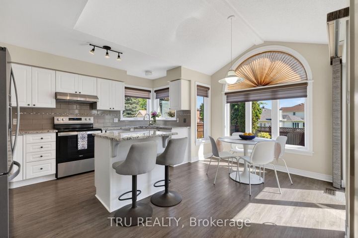 Photo 10 at 110 Grenadier Way, Nepean (Longfields), Ottawa
