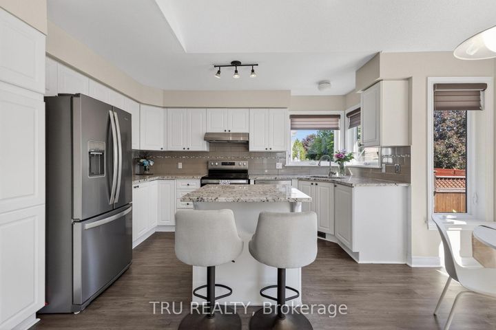 Photo 11 at 110 Grenadier Way, Nepean (Longfields), Ottawa