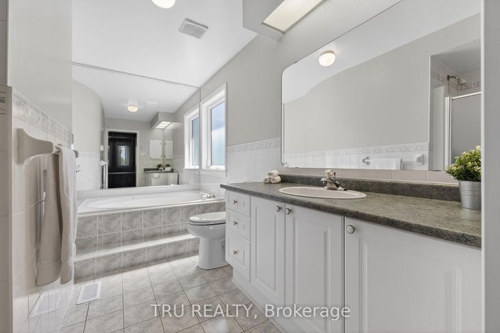 Photo 19 at 110 Grenadier Way, Nepean (Longfields), Ottawa