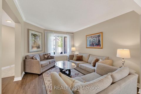 Photo 3 at 110 Grenadier Way, Nepean (Longfields), Ottawa