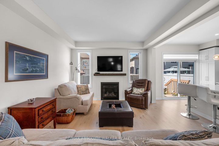 Photo 6 at 728 Perseus Avenue, Nepean (Half Moon Bay), Ottawa
