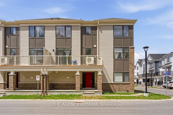 Photo 2 at 920 Nova Private, Nepean (Half Moon Bay), Ottawa