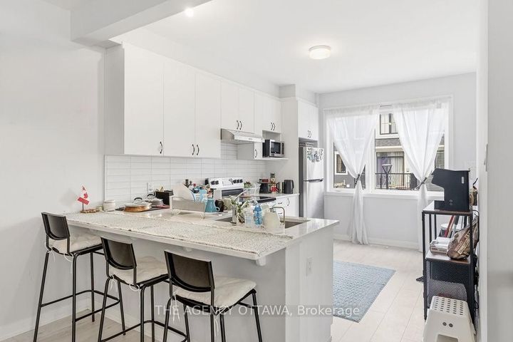 Photo 18 at 920 Nova Private, Nepean (Half Moon Bay), Ottawa