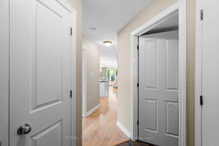 Photo 2 at 101 - 14 Norice Street, Nepean (Meadowlands/Crestview), Ottawa