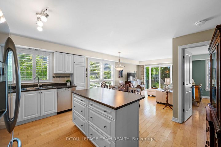 Photo 5 at 101 - 14 Norice Street, Nepean (Meadowlands/Crestview), Ottawa