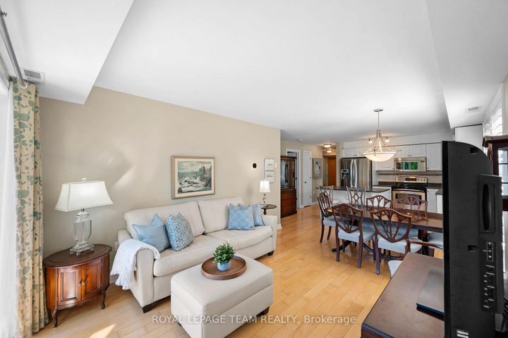 Photo 12 at 101 - 14 Norice Street, Nepean (Meadowlands/Crestview), Ottawa