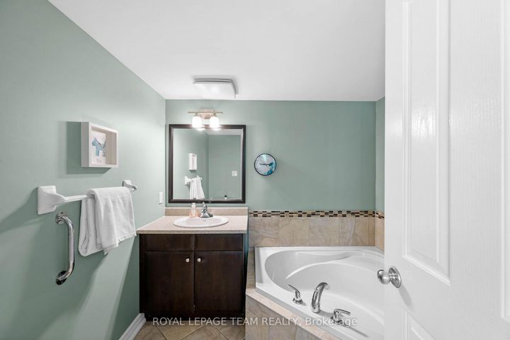 Photo 20 at 101 - 14 Norice Street, Nepean (Meadowlands/Crestview), Ottawa