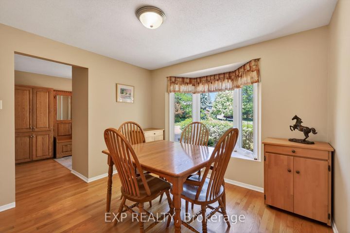 Photo 6 at 34 Four Seasons Drive, Nepean (Borden Farm/Stewart Farm/Carleton Heights/Parkwood Hills), Ottawa