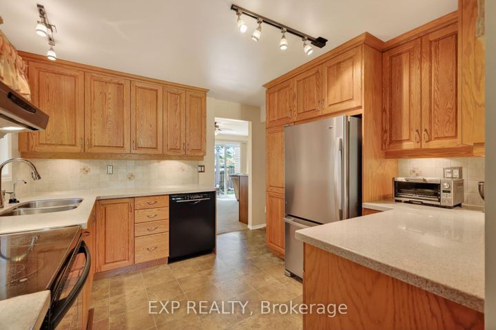 Photo 7 at 34 Four Seasons Drive, Nepean (Borden Farm/Stewart Farm/Carleton Heights/Parkwood Hills), Ottawa
