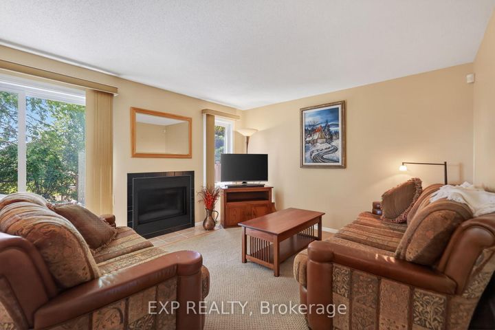 Photo 12 at 34 Four Seasons Drive, Nepean (Borden Farm/Stewart Farm/Carleton Heights/Parkwood Hills), Ottawa