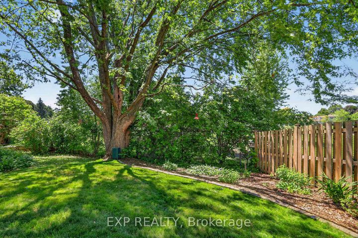 Photo 32 at 34 Four Seasons Drive, Nepean (Borden Farm/Stewart Farm/Carleton Heights/Parkwood Hills), Ottawa