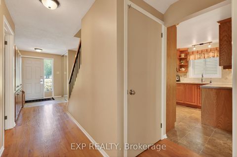 Photo 14 at 34 Four Seasons Drive, Nepean (Borden Farm/Stewart Farm/Carleton Heights/Parkwood Hills), Ottawa